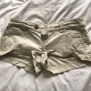American Eagle tan shorts